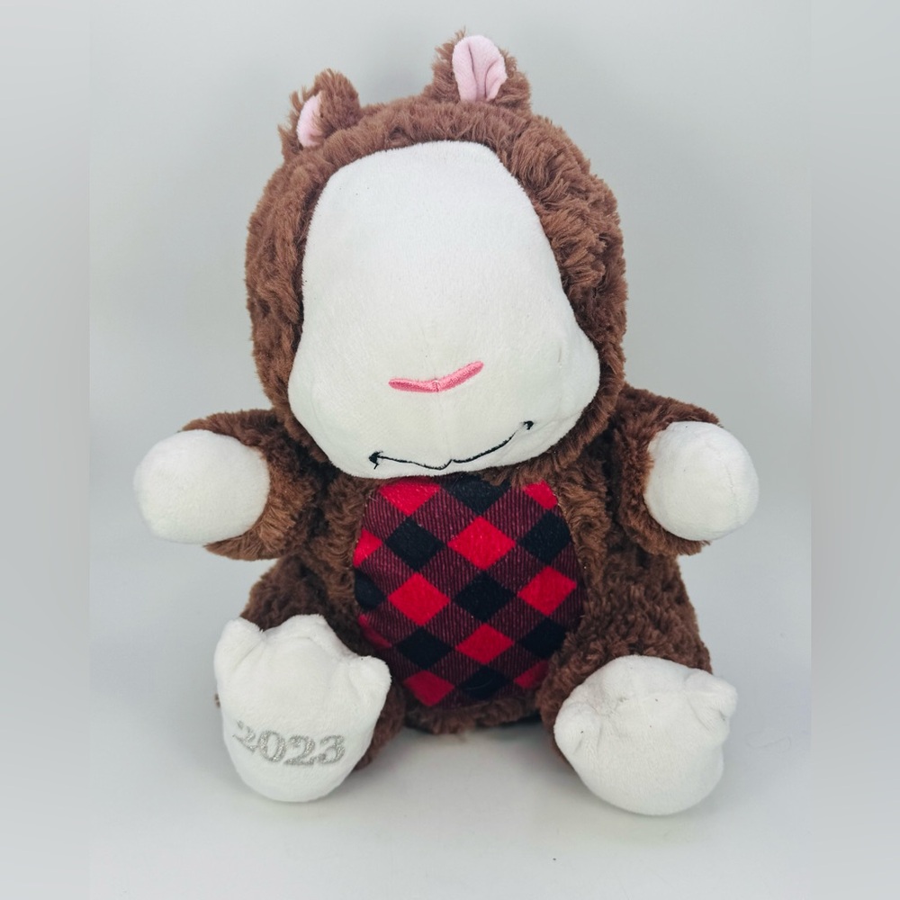PetSmart Hope The Hamster 2023 Holiday Plush Stuffed Squeaky Dog Toy 5340923